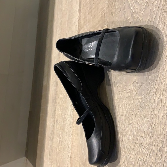 Black leather pumps from Browns - Picture 2 of 6